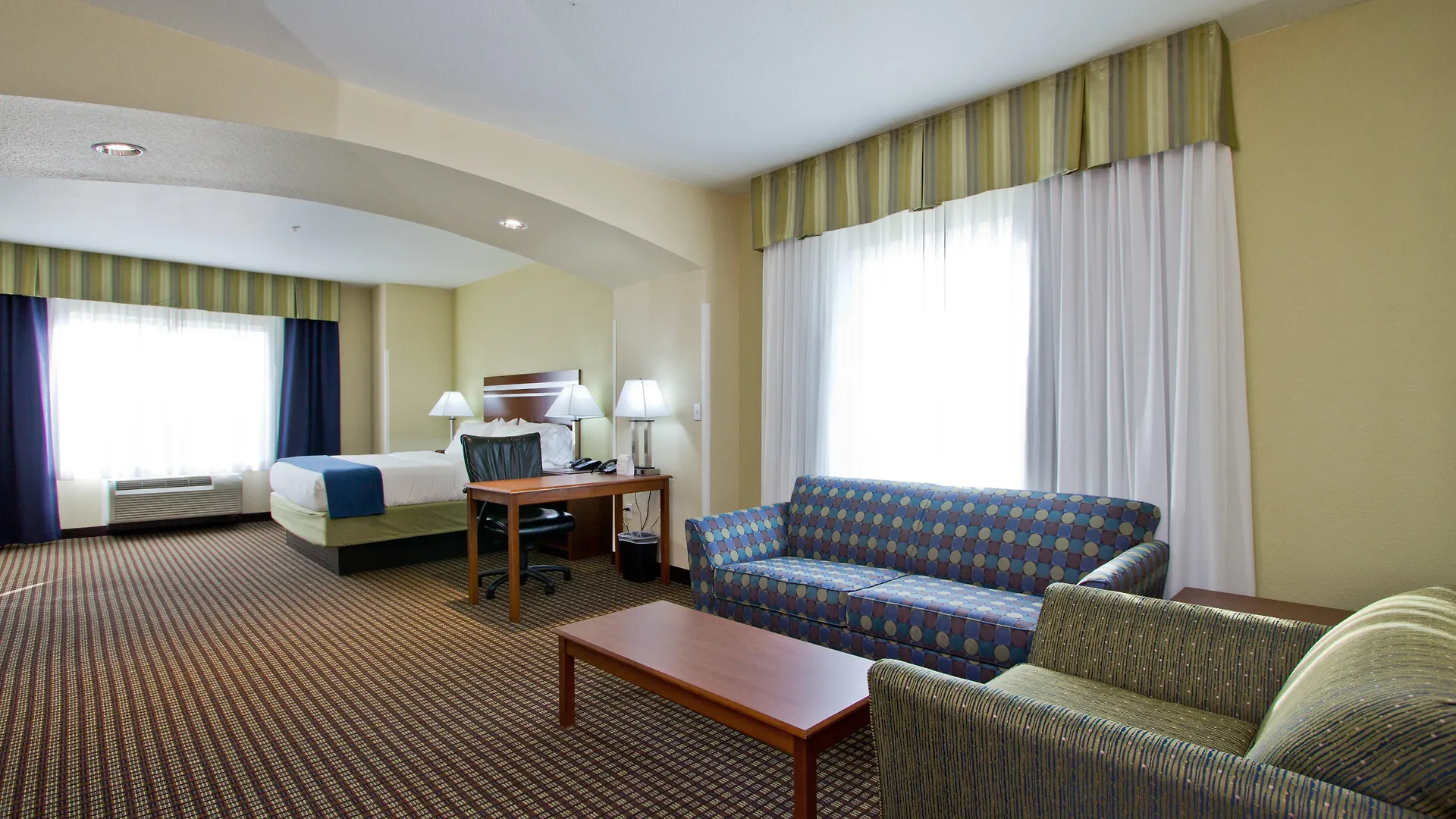 Holiday Inn Express And Suites Denver East Peoria Street By Ihg Hotel