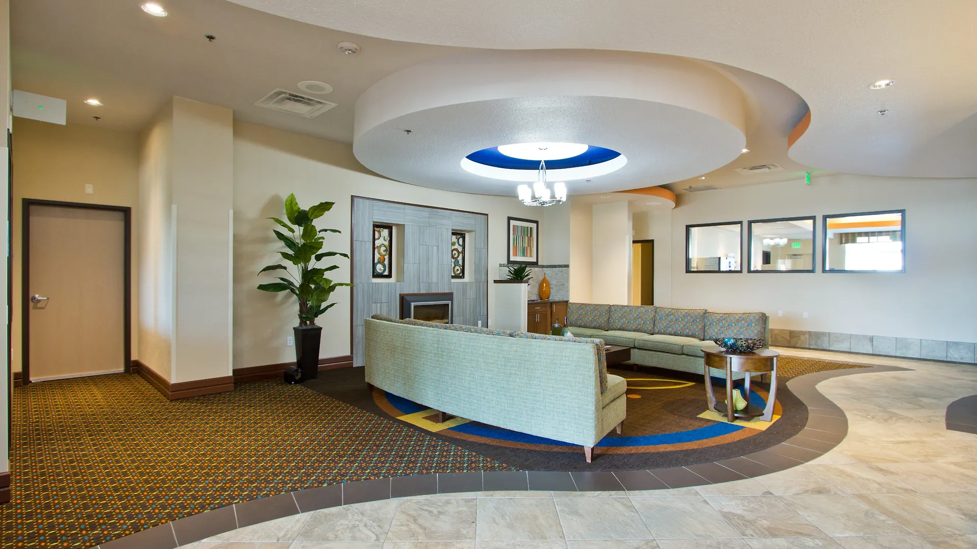 Holiday Inn Express And Suites Denver East Peoria Street By Ihg